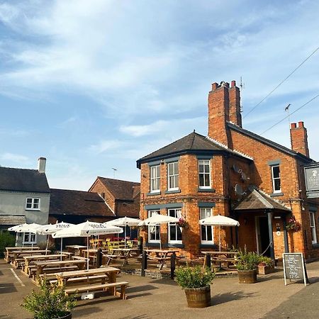 The Unicorn Inn Newton Solney エクステリア 写真