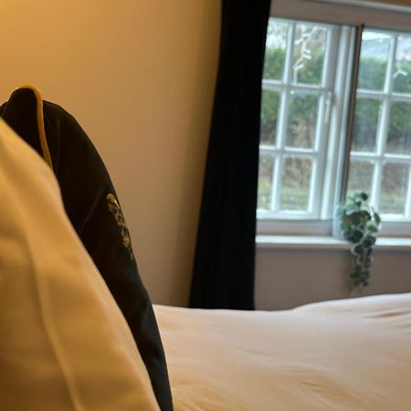 The Unicorn Inn Newton Solney エクステリア 写真