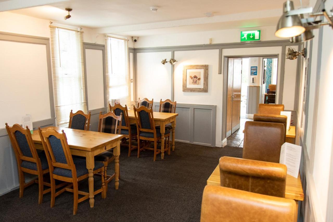 The Unicorn Inn Newton Solney エクステリア 写真