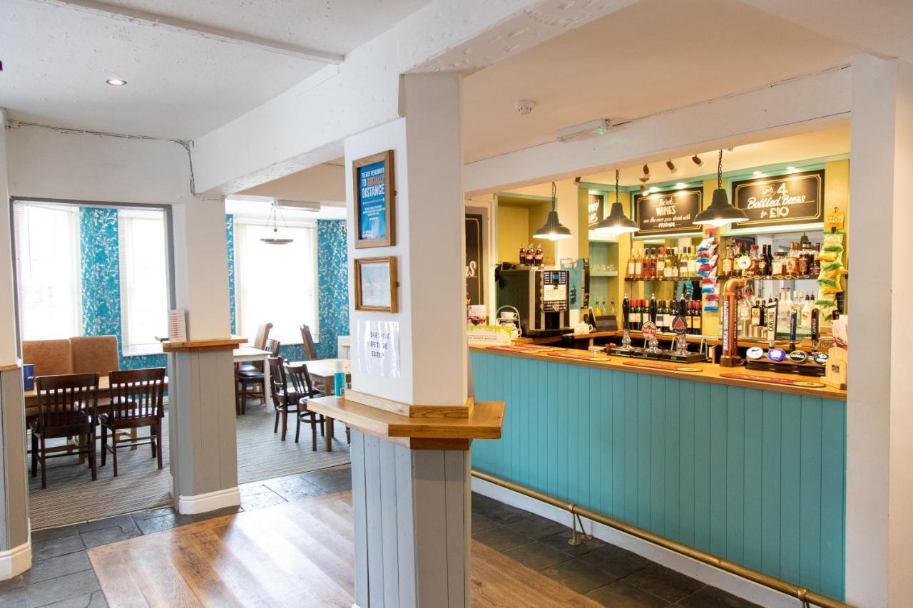 The Unicorn Inn Newton Solney エクステリア 写真