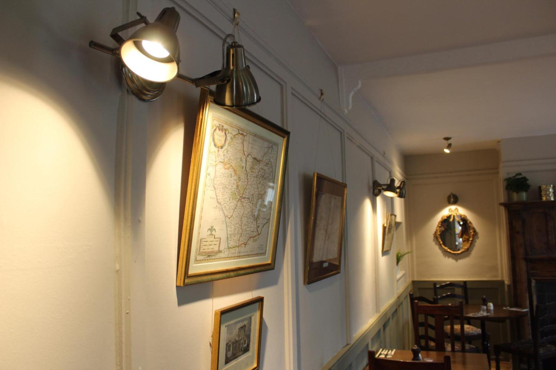 The Unicorn Inn Newton Solney エクステリア 写真