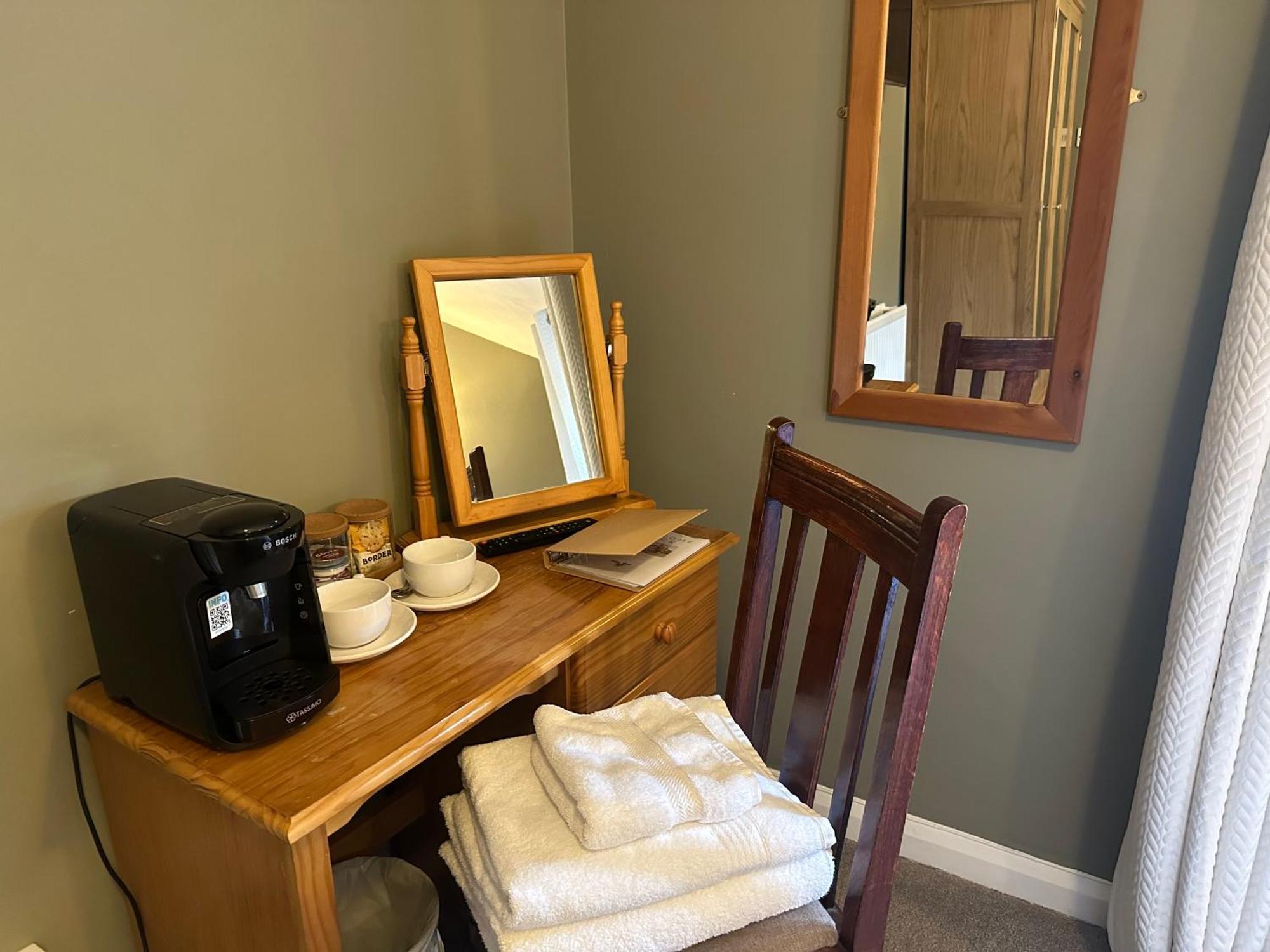 The Unicorn Inn Newton Solney エクステリア 写真
