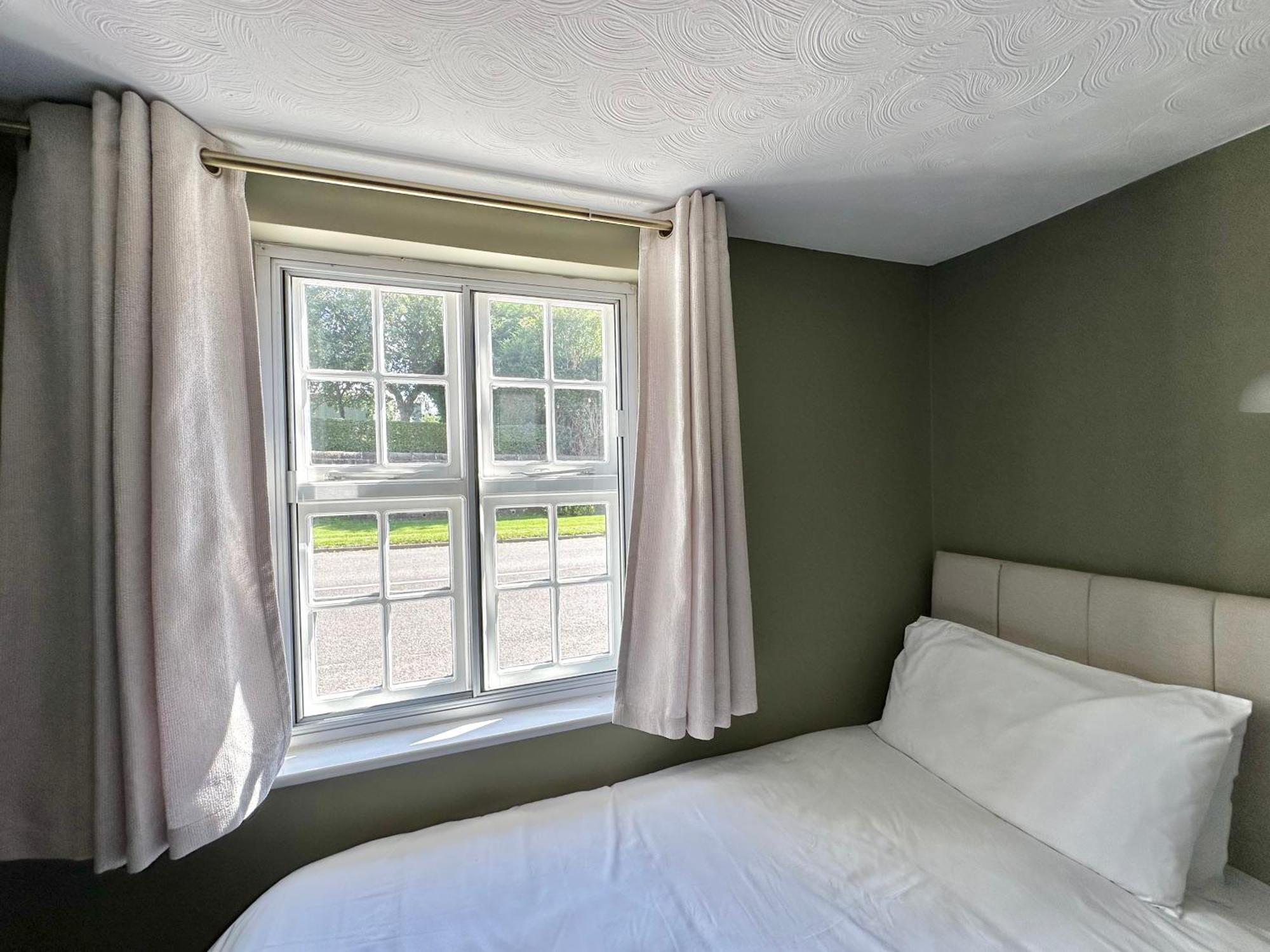 The Unicorn Inn Newton Solney 部屋 写真