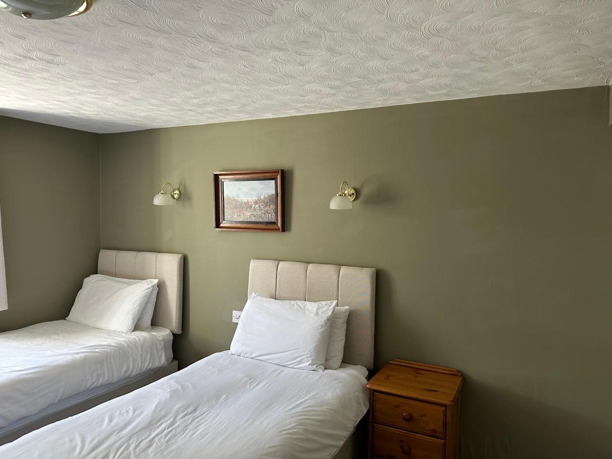 The Unicorn Inn Newton Solney 部屋 写真